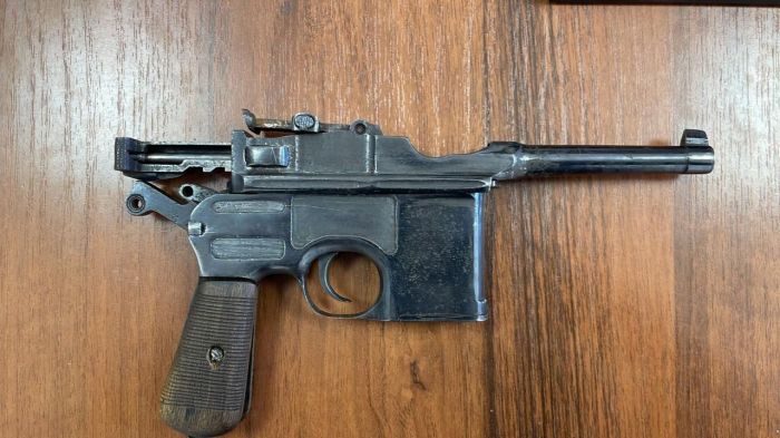 Житель Атырау принёс в полицию «Маузер» из далёкого прошлого