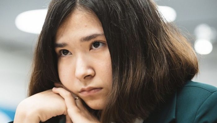 17-летняя казахстанская шахматистка обыграла четырехкратную чемпионку мира в Астане