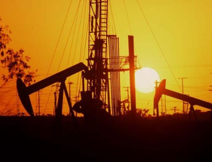 Слухи о взрыве саудовского нефтепровода подняли цены на нефть