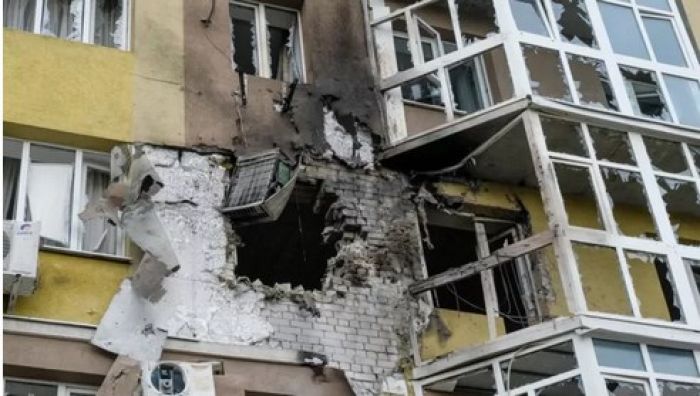 В Воронеже в жилой дом врезался беспилотник – трое раненых