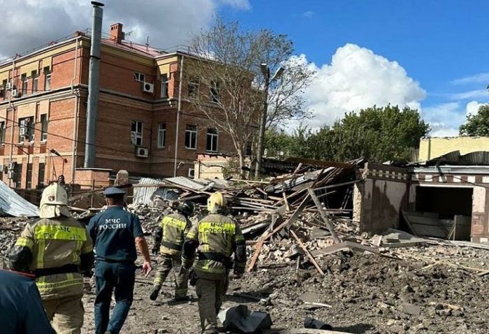 В Таганроге взорвалась ракета, заявил губернатор. Пострадали 12 человек