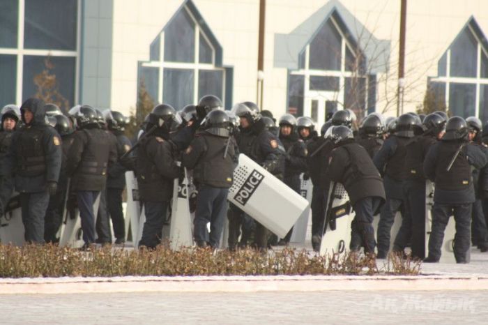 Полицейским Жанаозена угрожают за показания против участников беспорядков