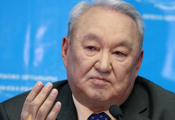 Максут Нарикбаев ушел с поста председателя партии "Әділет"
