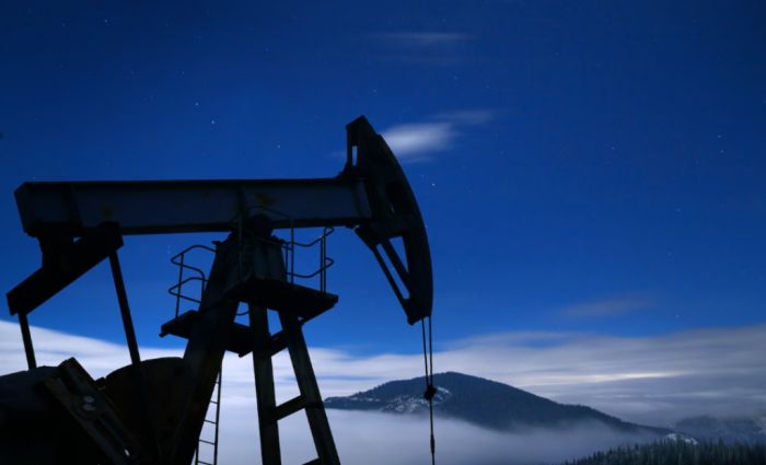 Суточная нефтедобыча достигла максимума за более чем 3 месяца