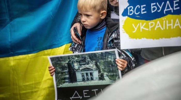 Зеленский: Мариуполь будет жить в Украине 