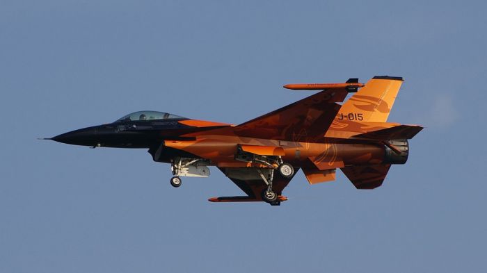 Нидерланды передадут Украине первую партию истребителей F-16 в 2024 году
