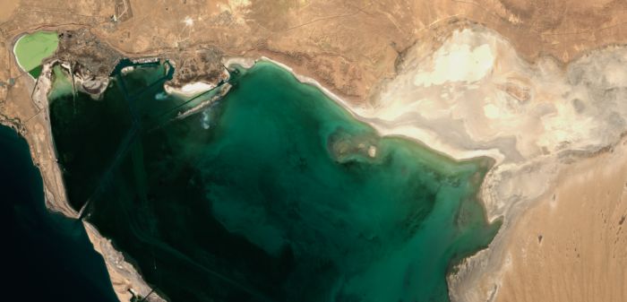 Из-за падения уровня Каспия береговая линия залива Туркменбашы сдвинулась на 12 километров 