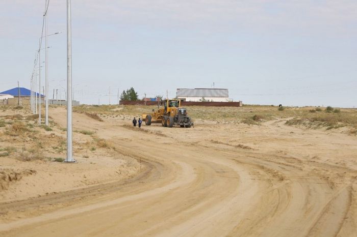 Новые дороги начали строить в пяти сёлах Жылыойского района