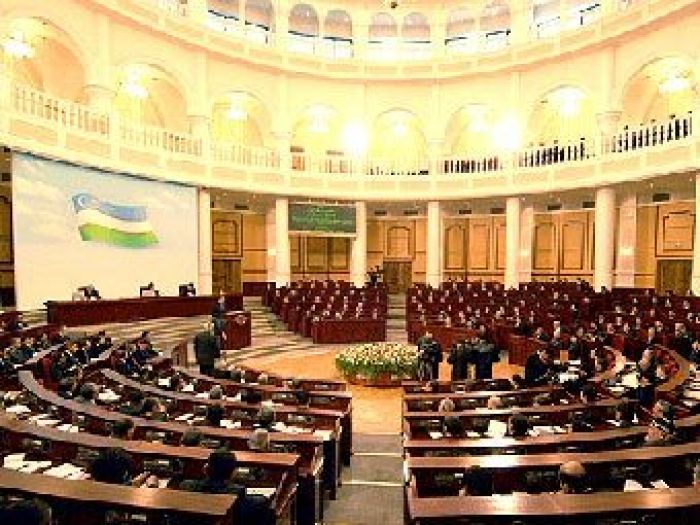 В Узбекистане утвердили сроки парламентских и президентских выборов    