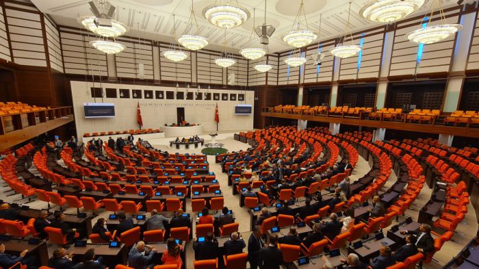В парламенте Турции отложили рассмотрение заявки Швеции в НАТО на неопределенный срок