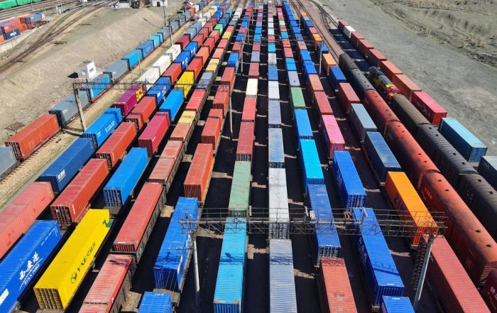Китай приостановил прием грузовых поездов из Казахстана