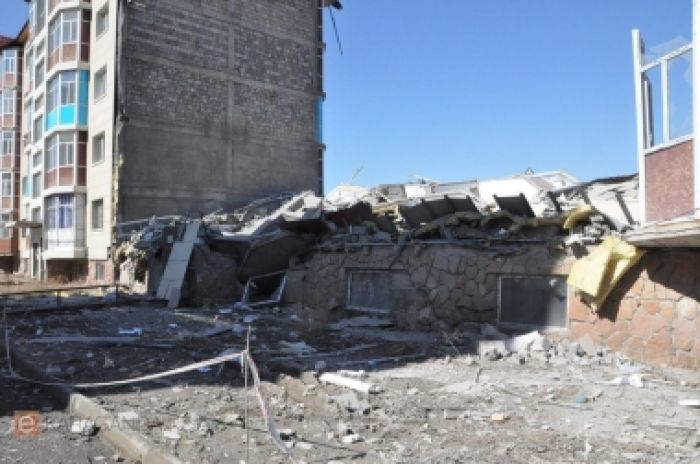 По факту обрушения дома в Караганде возбуждено уголовное дело (+ВИДЕО)