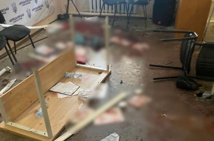 В Закарпатье депутат взорвал гранату на заседании сельсовета. 26 человек ранены