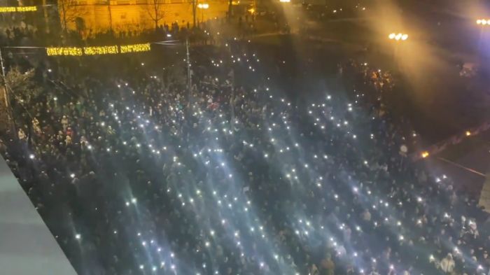 В Сербии начались протесты после победы на выборах партии Вучича