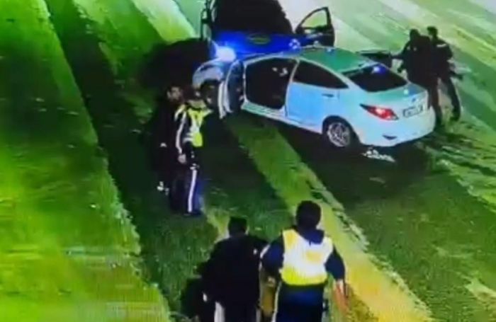 Таксист в Костанае врезался в полицейских, чтобы спастись от пассажира с ножом