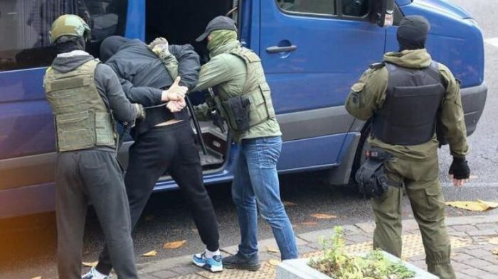В Беларуси проходят массовые обыски и задержания оппозиционеров