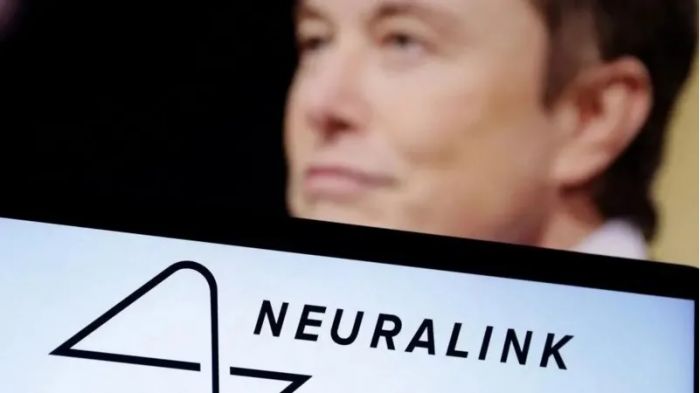 Илон Маск объявил об успешном вживлении чипа в мозг человека