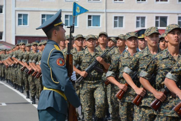 Токаев подписал указ об очередном призыве в армию