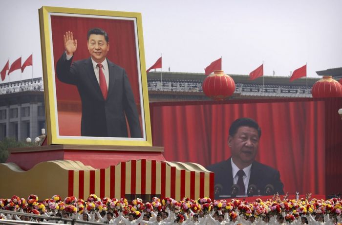 Проблемы в экономике подталкивают китайцев к политическому протесту — китаист Чигадаев 