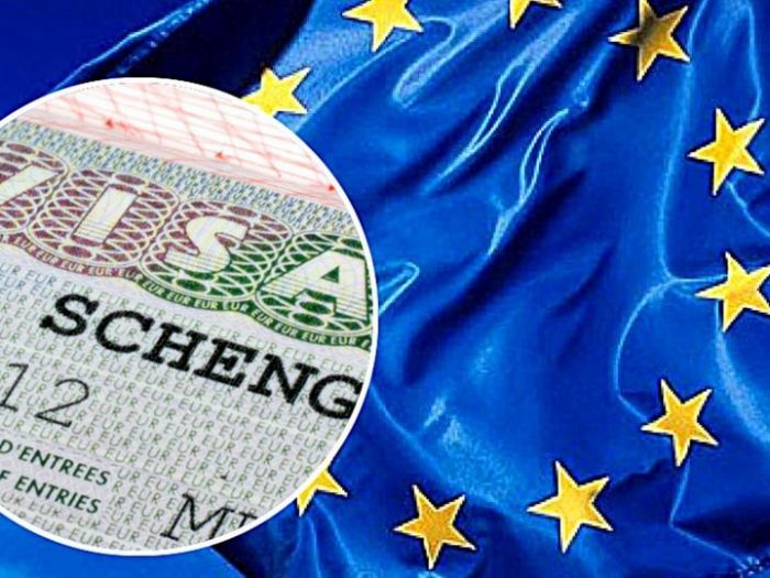 ЕС может запретить российским дипломатам перемещаться по странам Шенгенского соглашения — Politico