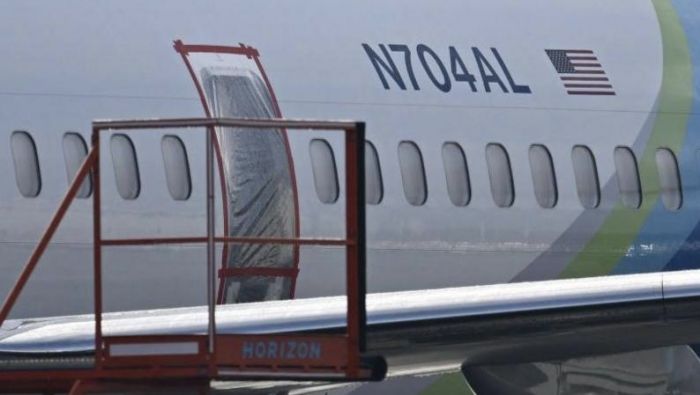 Инцидент с Boeing 737: болты на отлетевшей в воздухе двери отсутствовали