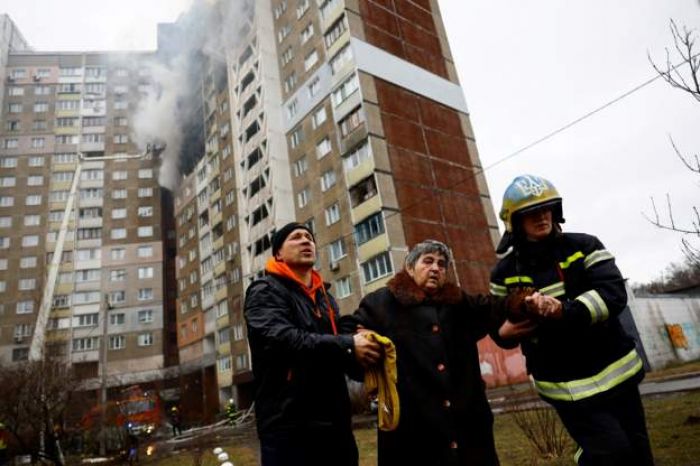 Последствия ударов по многоэтажке в Киеве – фотографии
