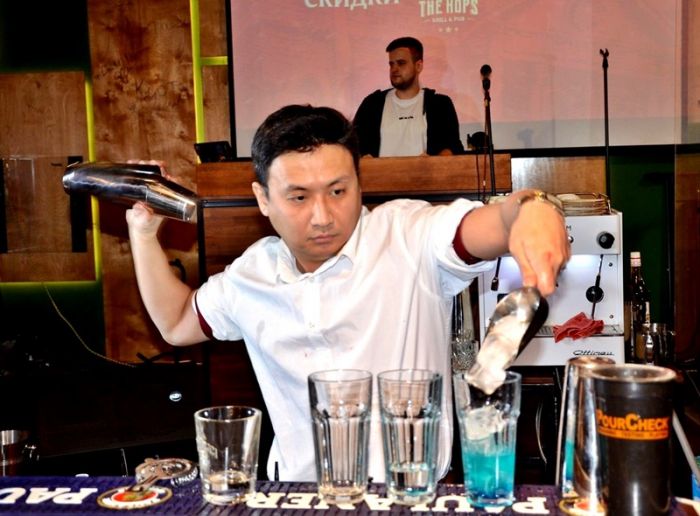 Конкурс на самого быстрого бармена прошёл в Атырау