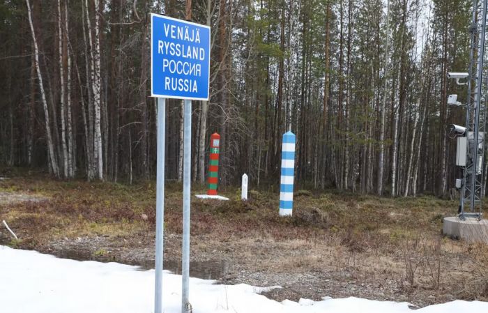 Финляндия продлила закрытие границы с Россией ещё на два месяца