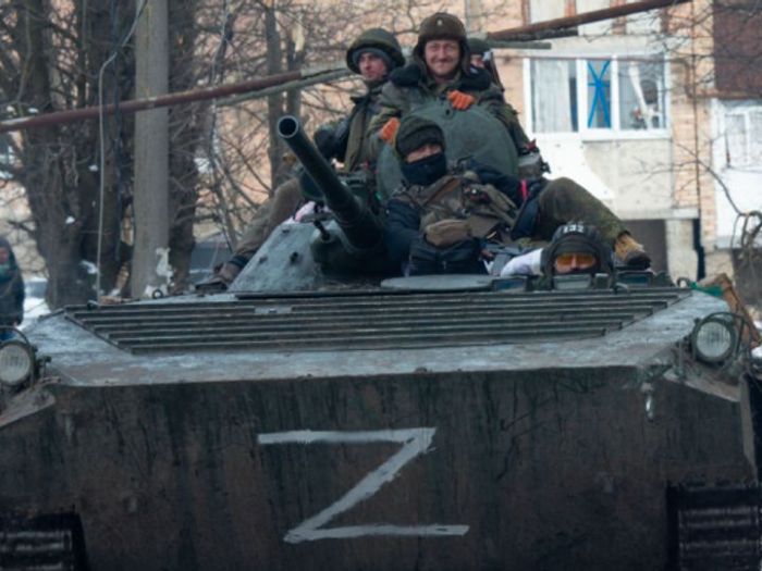 Россия потеряла в Украине около 300 тысяч человек убитыми и ранеными — The New York Times