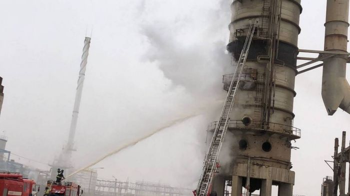 Колонна с химическими отходами загорелась и рухнула на территории индустриального парка Мангистау 