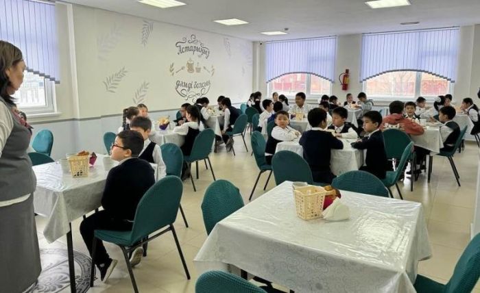 В четырёх школьных столовых Атырау обнаружены нарушения 