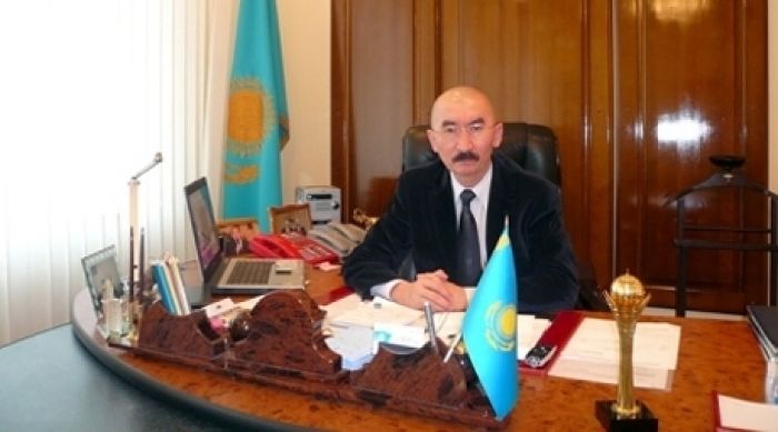Скомпрометированный районный аким в Павлодарской области подал в отставку (+ВИДЕО)