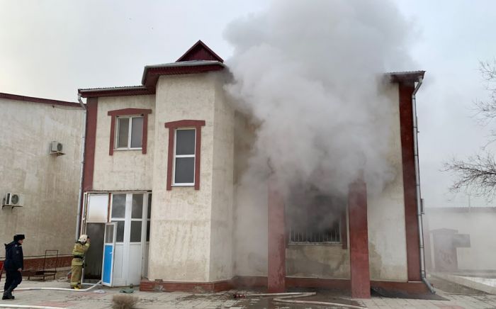 При пожаре в Атырау скончался мужчина