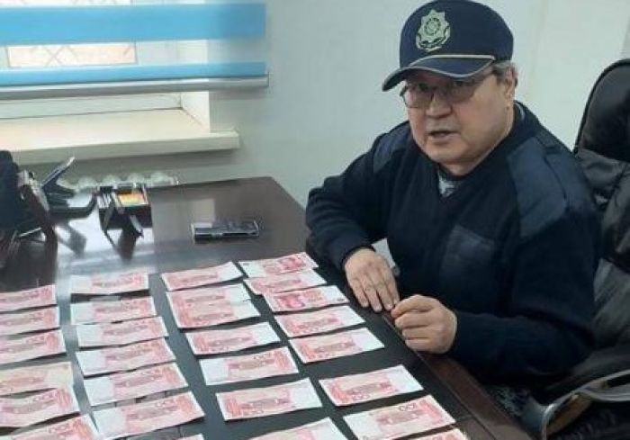 Иностранец пытался ввезти в Казахстан 104 тысячи юаней