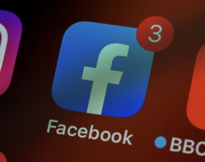 ​Пользователи социальных сетей Facebook и Instagram по всему миру сообщают о масштабных сбоях