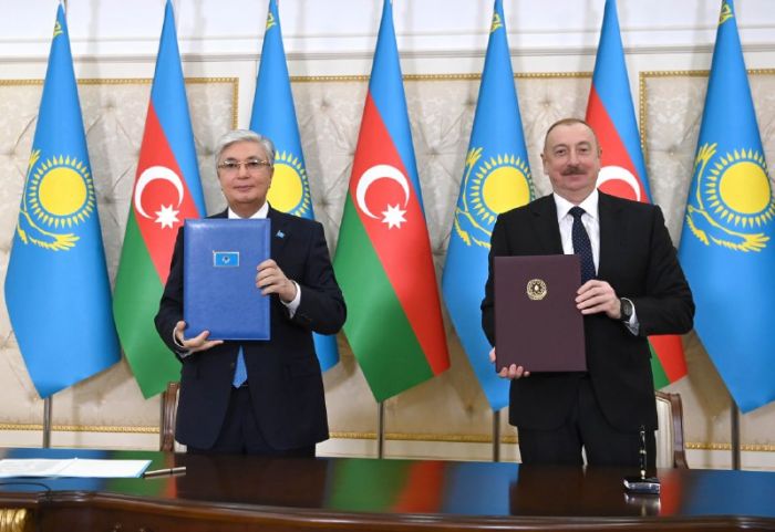 ​Президенты Казахстана и Азербайджана подписали ряд документов