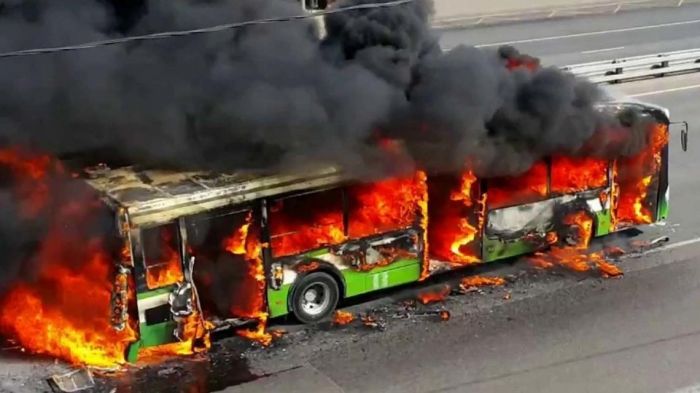 Междугородний автобус сгорел в Макате
