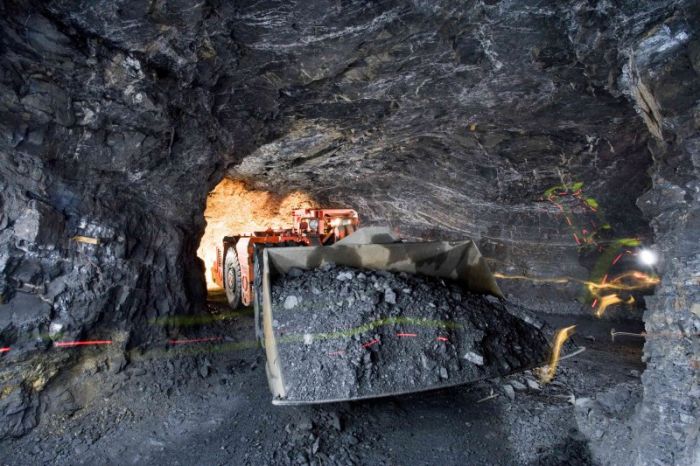 Из-за угрозы обрушения приостановлена деятельность шахты в Алматинской области