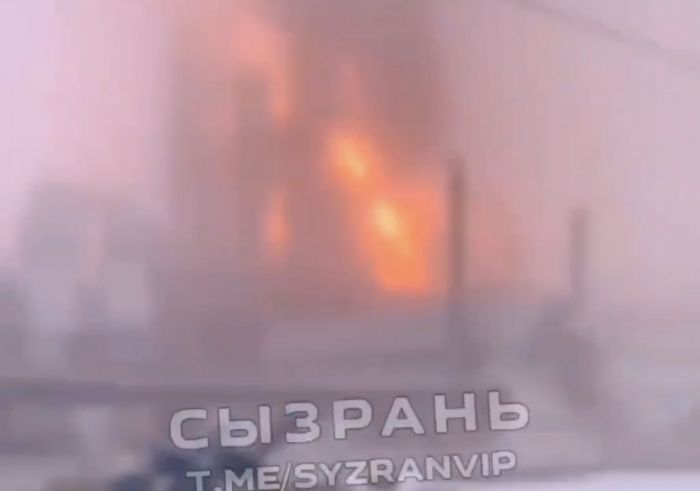 В Самарской области беспилотники атаковали два НПЗ, начались пожары