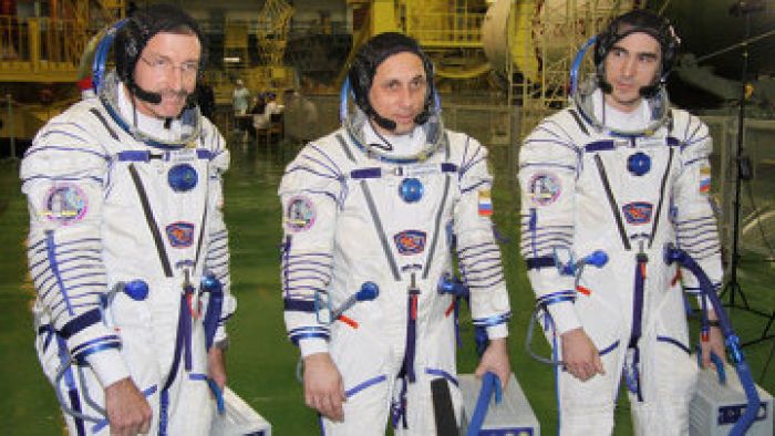 Приземлилась капсула «Союза ТМА-22» с двумя космонавтами и астронавтом 