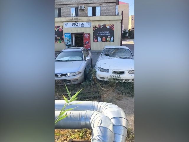 Заброшенные автомобили на Канцева